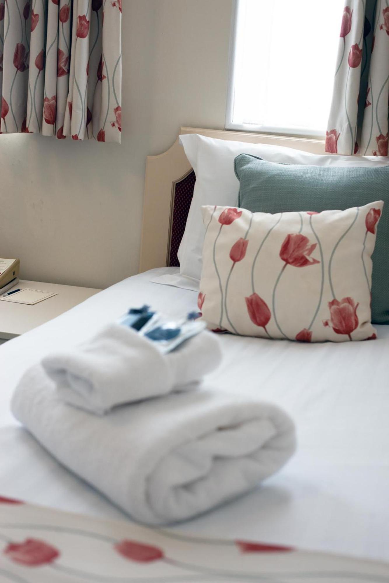 Redcliffe Hotel 3*
